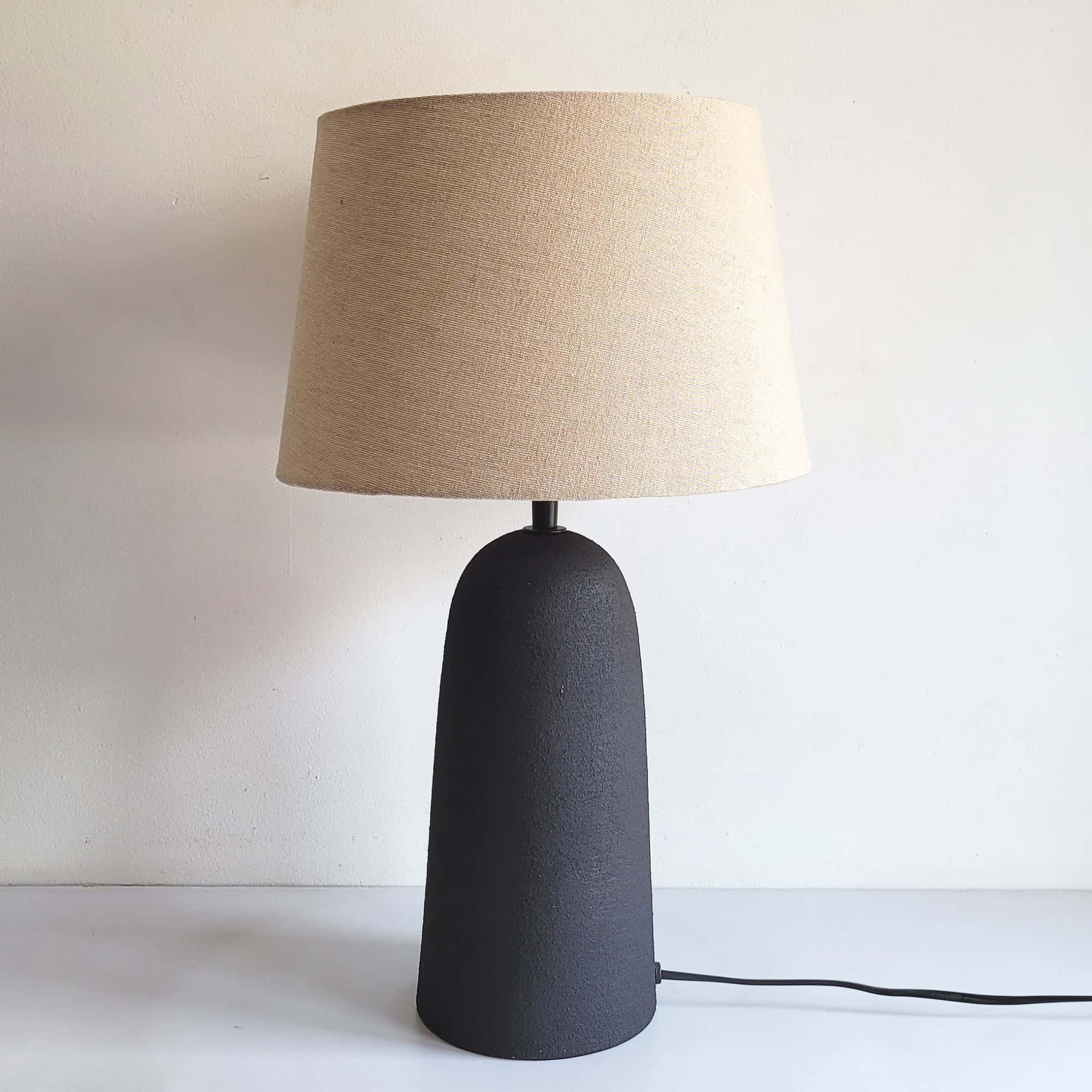 BLACK TERRACOTTA TABLE LAMP