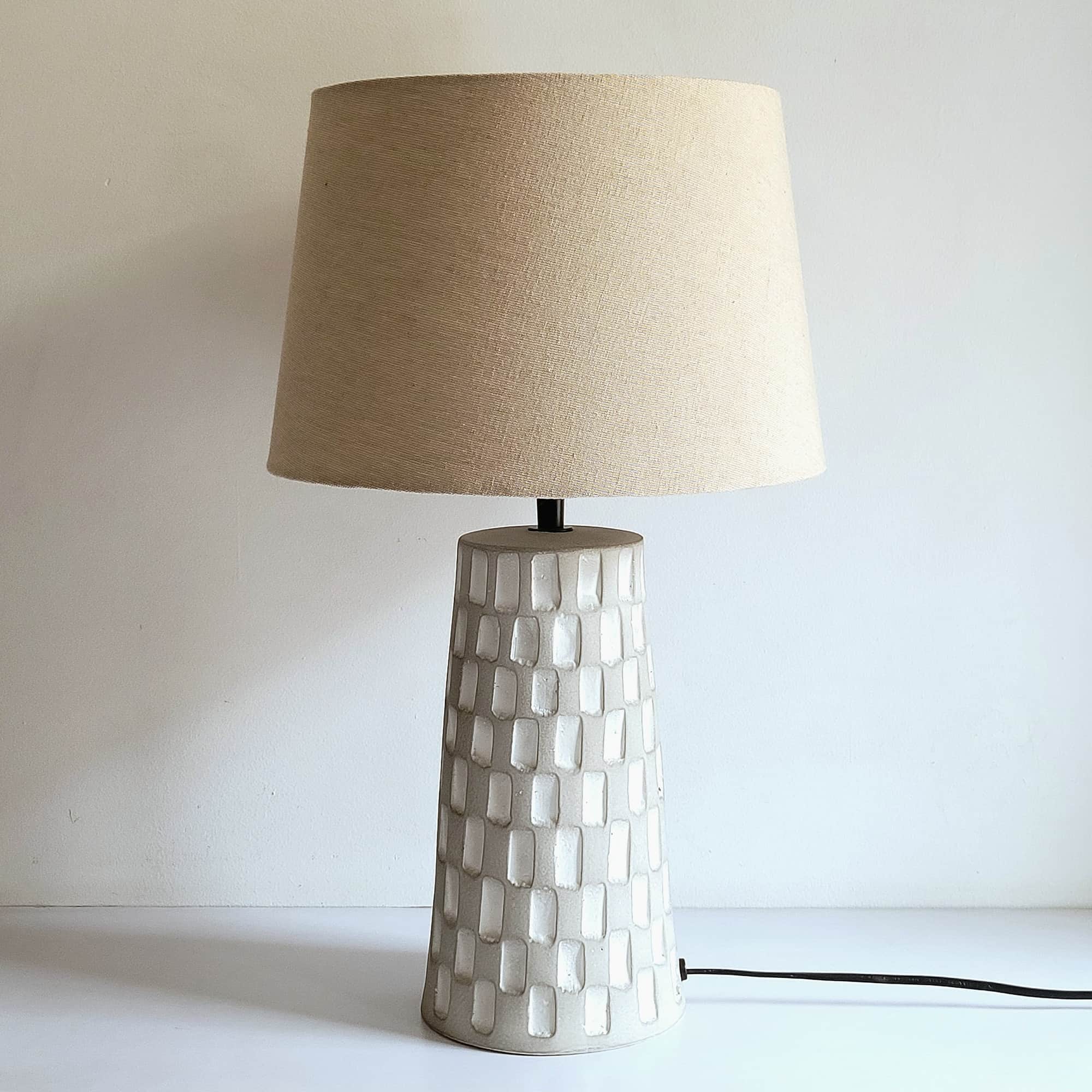 GREY MATTE TERRACOTTA TABLE LAMP HAND RIBBED BASE