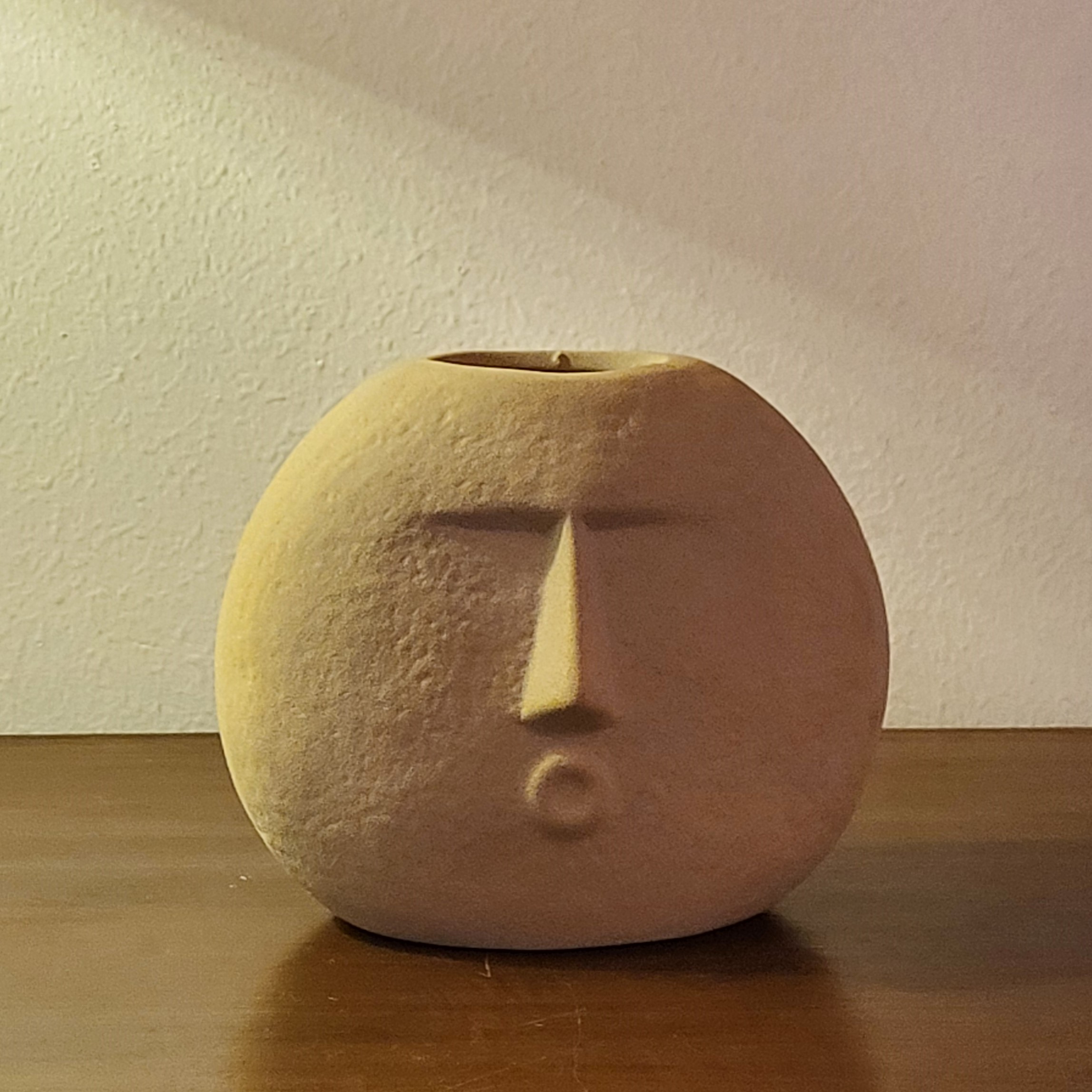 KISSING FACE VASE (SMALL)